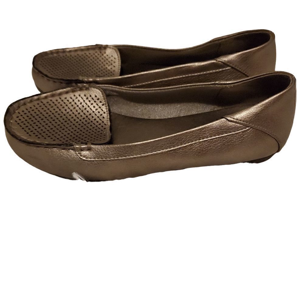 LIFE Stride Ladies Size 7 Silver Simply Comfort Loafers